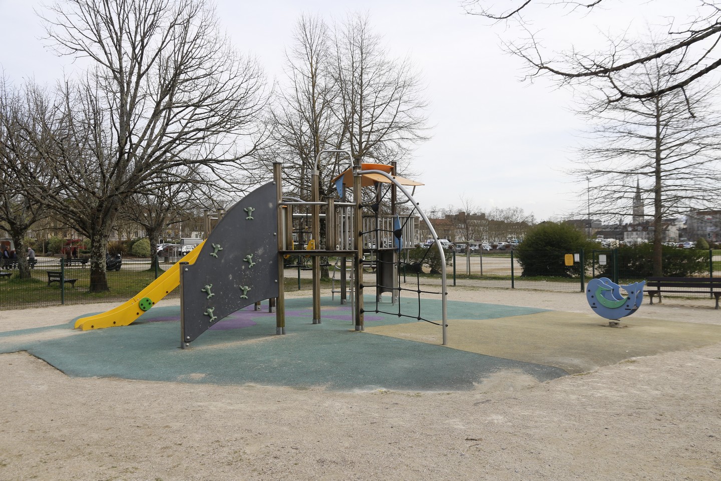 Aire de jeux - Place de Verdun Nord, Pau