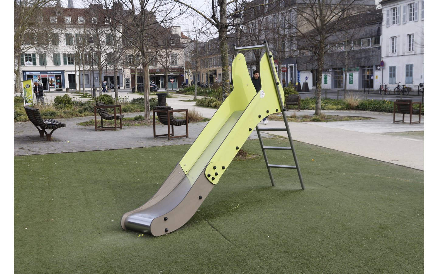 Aire de jeux - Place de Verdun Sud