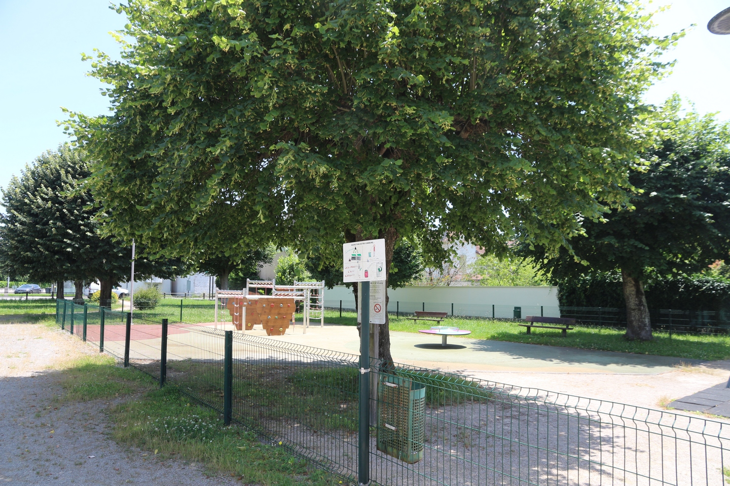 Aire de jeux, Gelos - photo 6