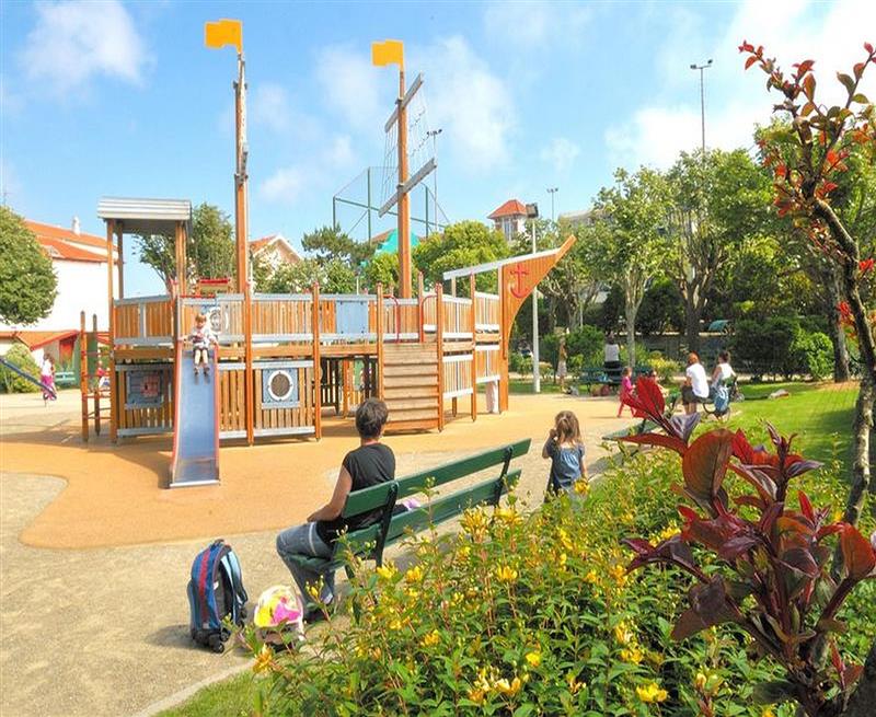 Aire de Jeux Parc Mazon