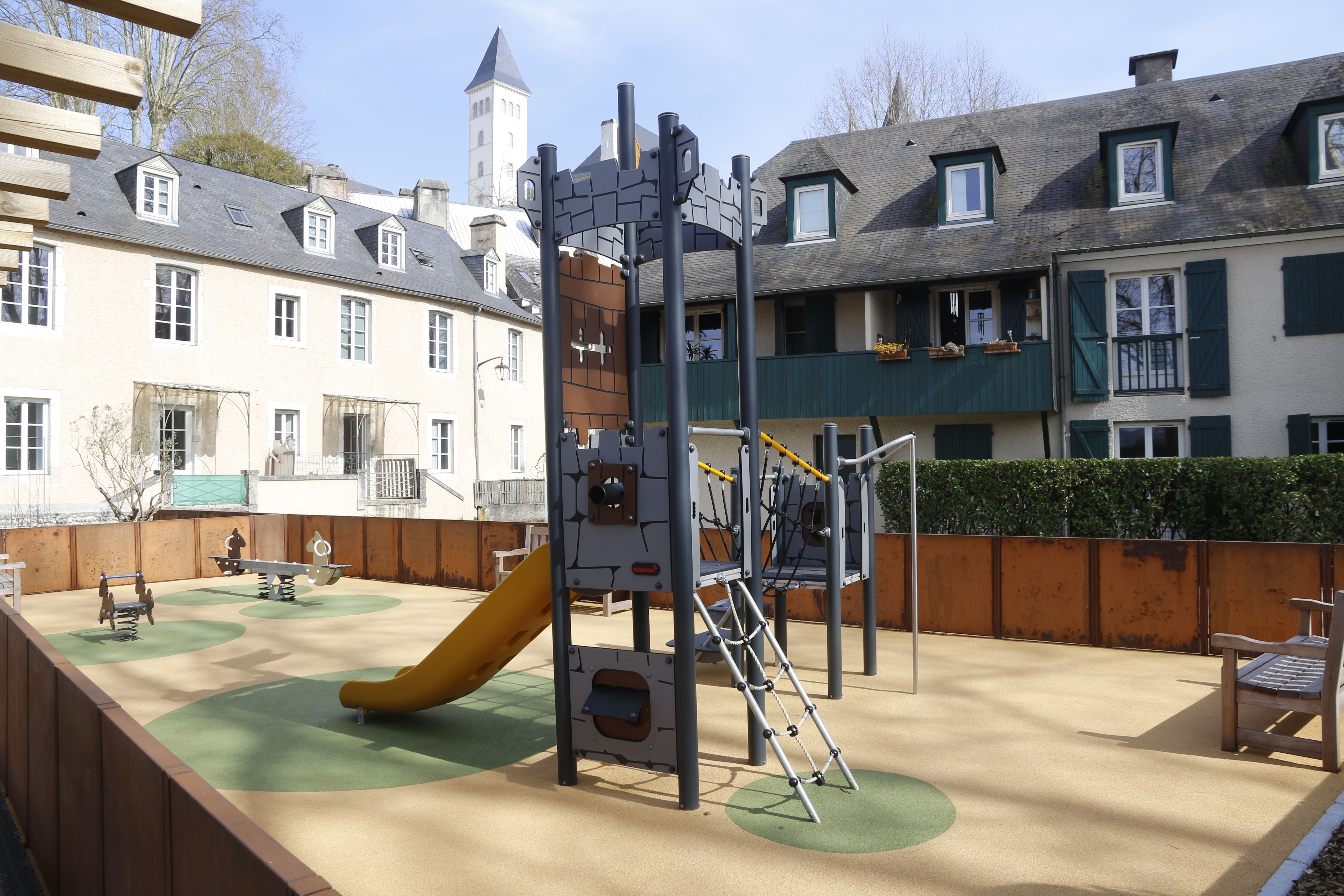 Aire de jeux - Place de la monnaie - photo 3