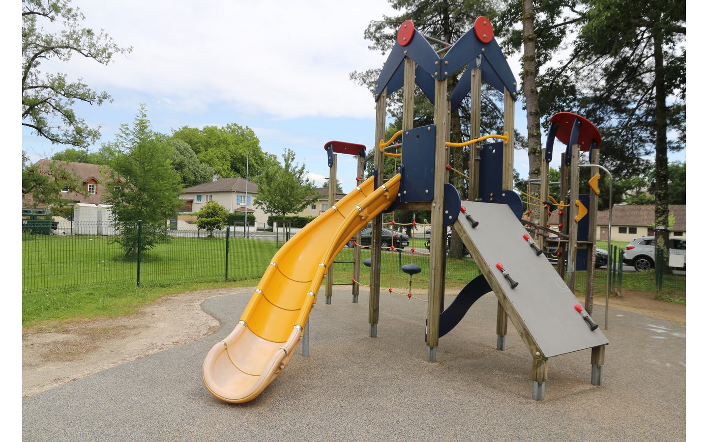 Aire de jeux- Du Ruisseau de L' Ousse - photo 2
