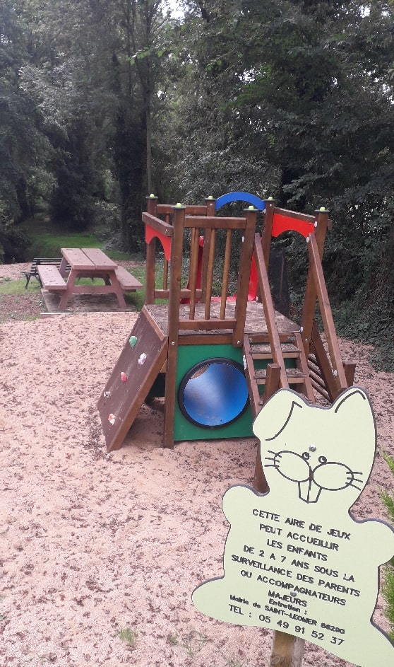 Aire de pique nique - Saint-Léomer