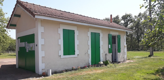 Aire naturelle de camping Les Noisetiers - photo 3