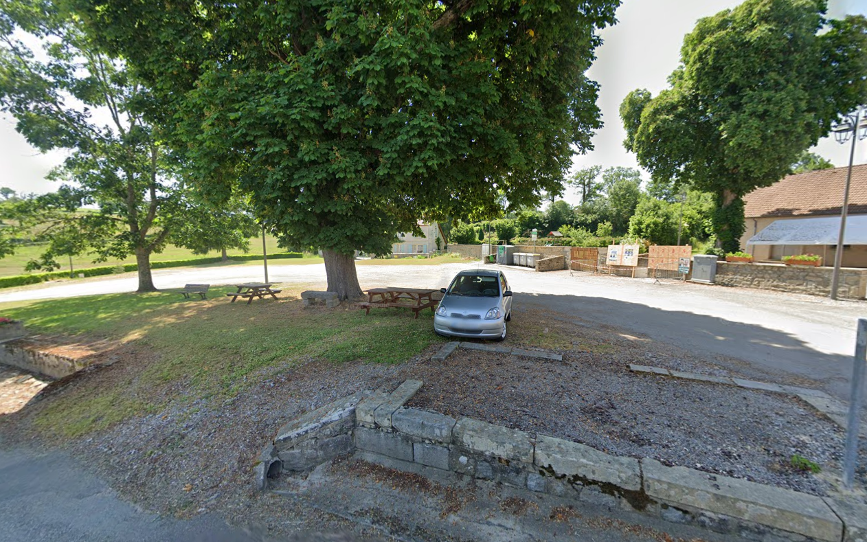 Aire de pique-nique (Bourg)