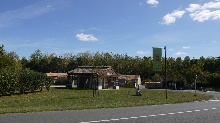 Aire de services camping car - La Mothe Saint-Heray, La Mothe-Saint-Héray - photo 2