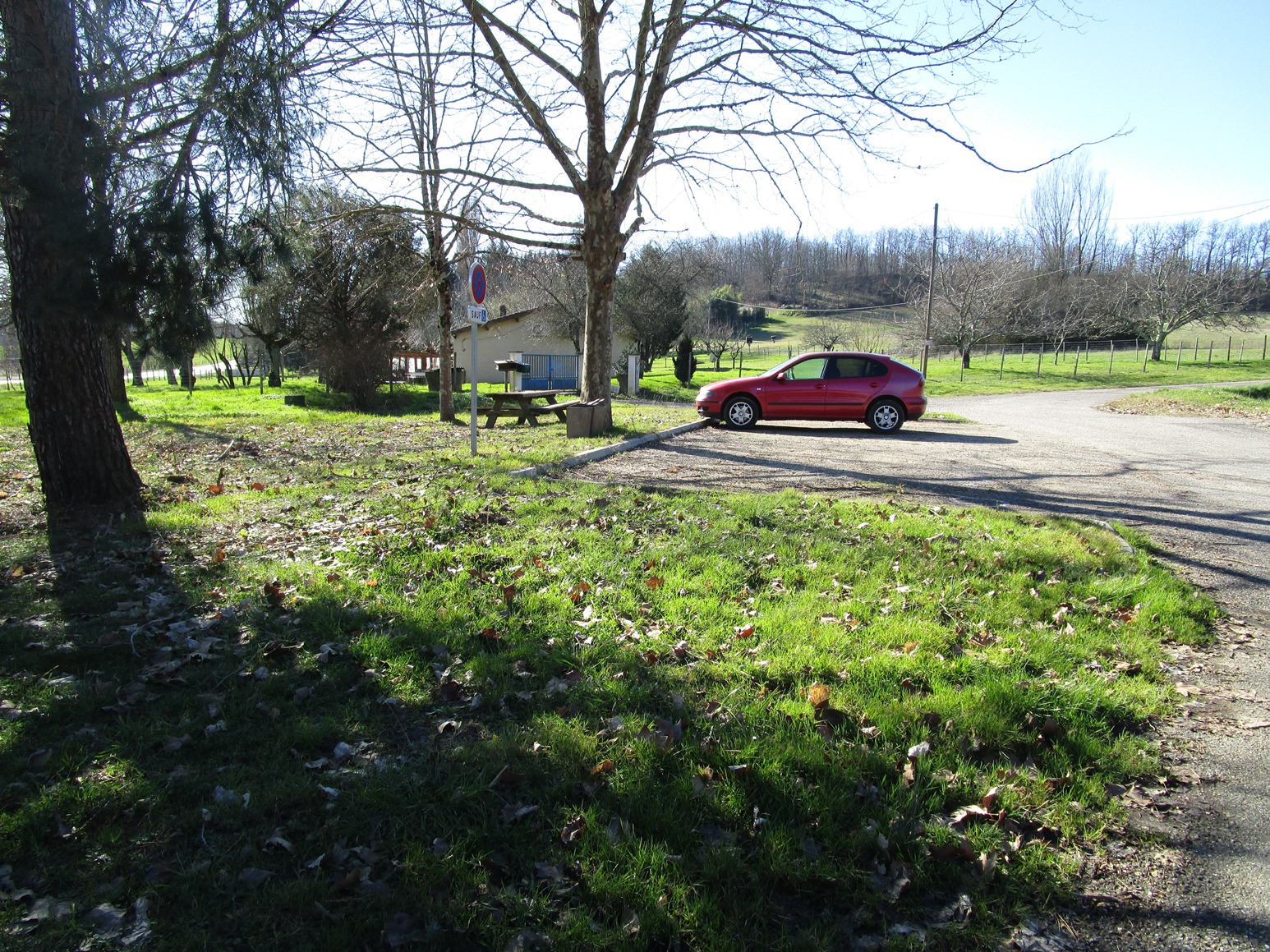 Aire de pique-nique à Saint-Sernin - photo 3