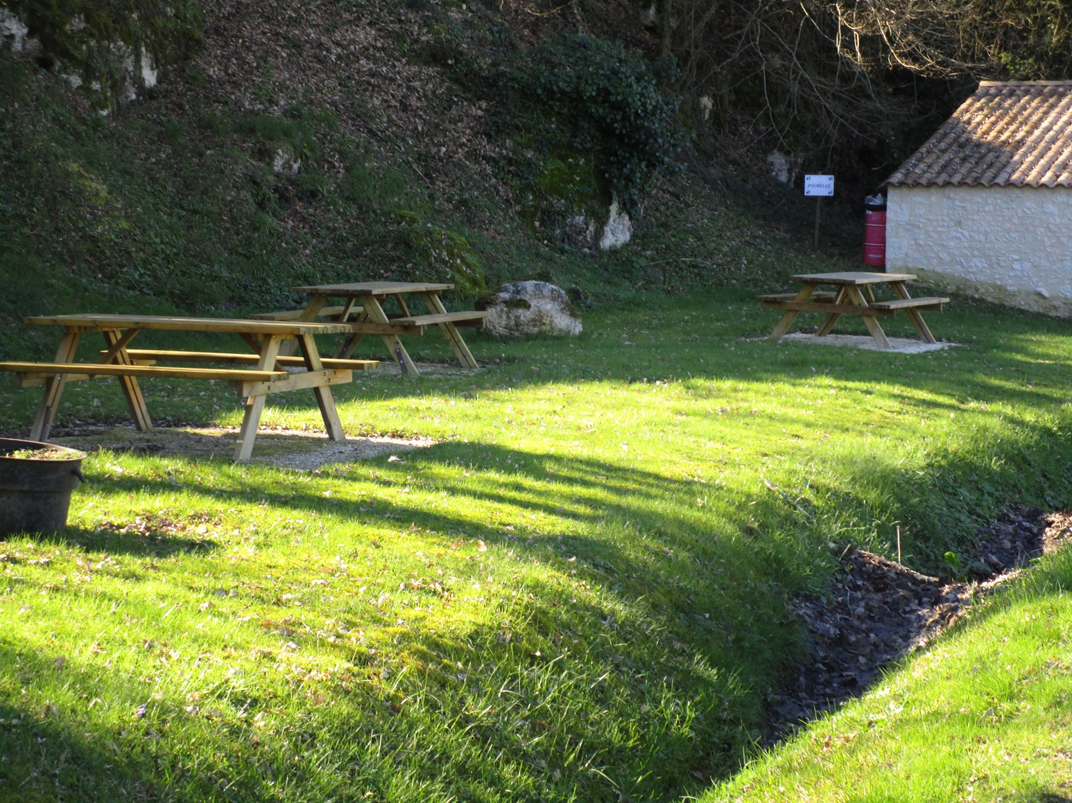 Aire de pique-nique à Saint-Sernin - photo 2
