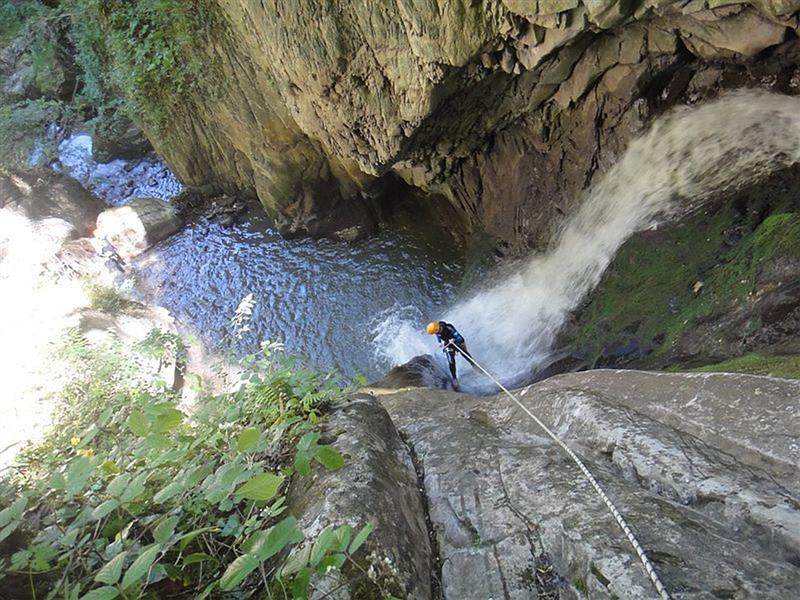 Augustin ALEXIS - Guide spéléo, canyon, moyenne montagne