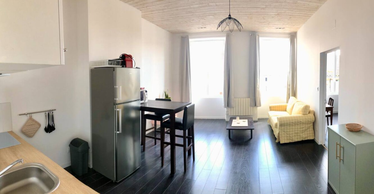 Appartement au cœur du village (2e étage)