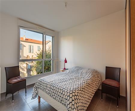 Bel appartement avec parking proche commerces Bel appartement avec parking proche commerces