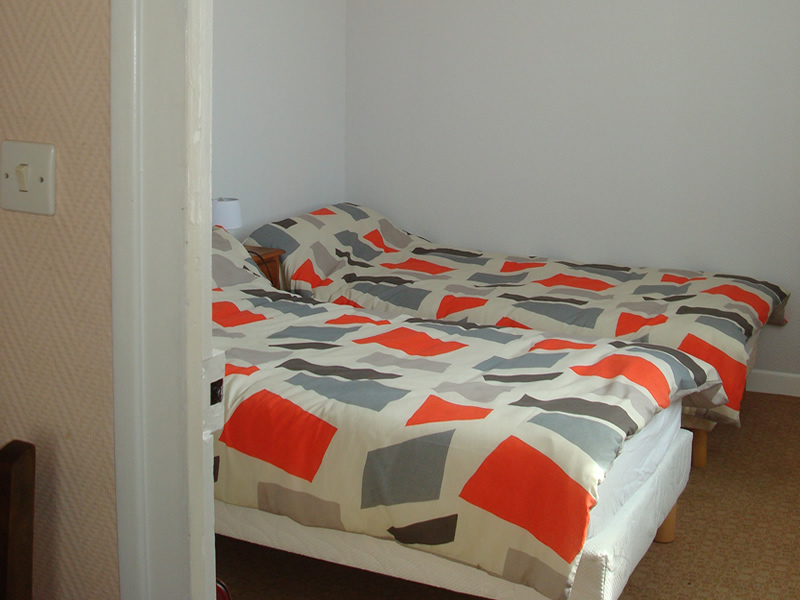 Appartement dans maison Large