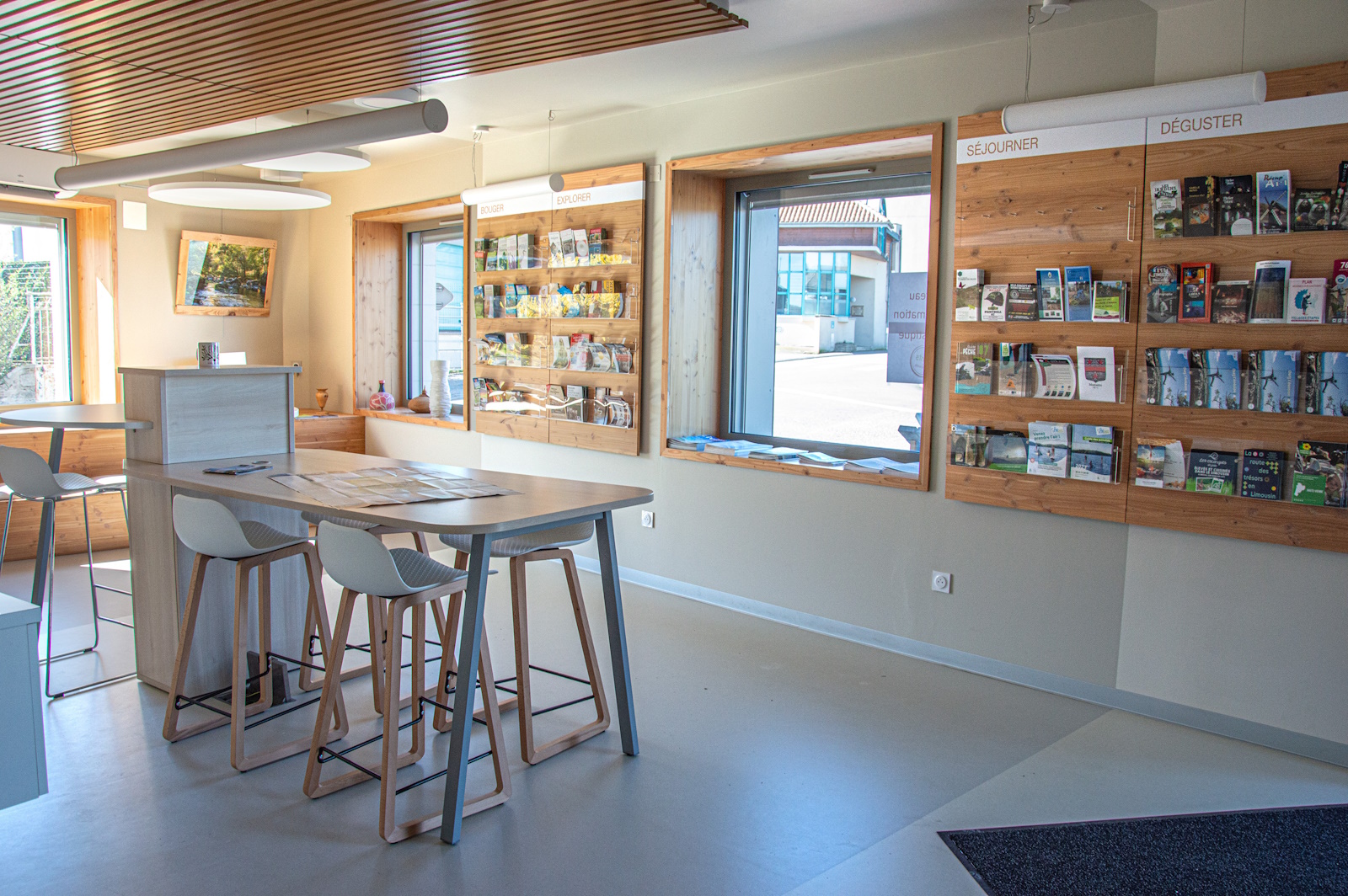 Office de Tourisme Monts du Limousin - Bureau d'Information de Bessines-sur-Gartempe — Offices de tourisme à Haute-Vienne