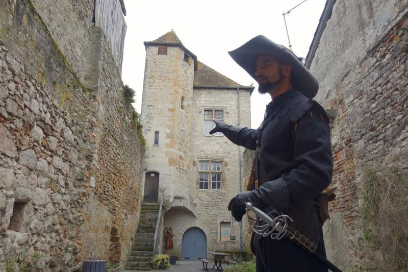 Visite guidée - Orthez et les guerres de religion contés par le Baron d'Arros