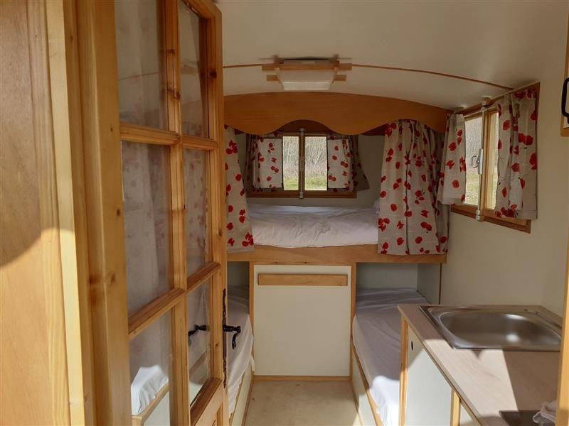 Roulotte hippomobile, à La Ferme Au Bèth Lòc