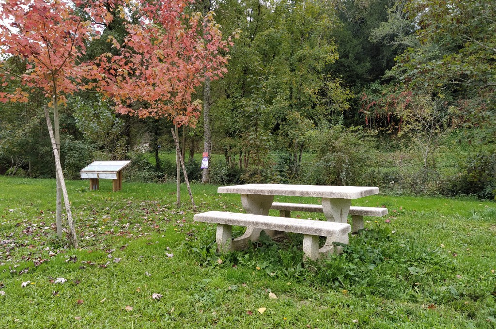 Aires de pique-nique à Bayac - photo 2