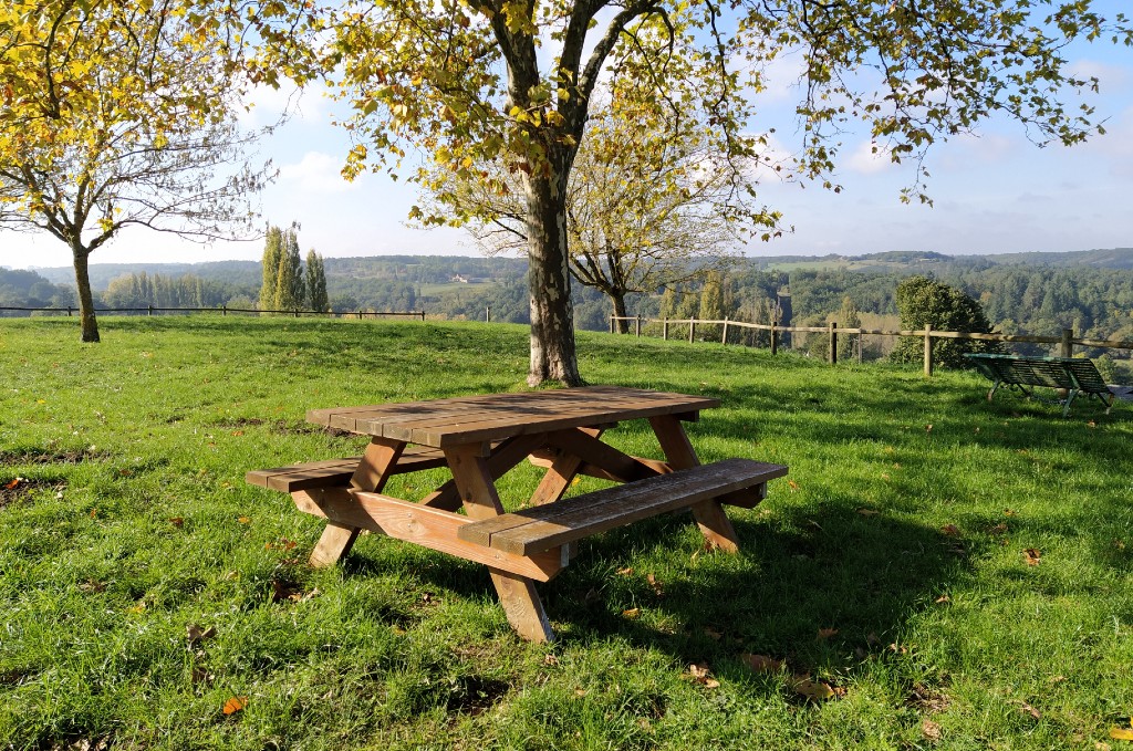 Aires de pique-nique à Beaumont-du-Périgord - photo 4
