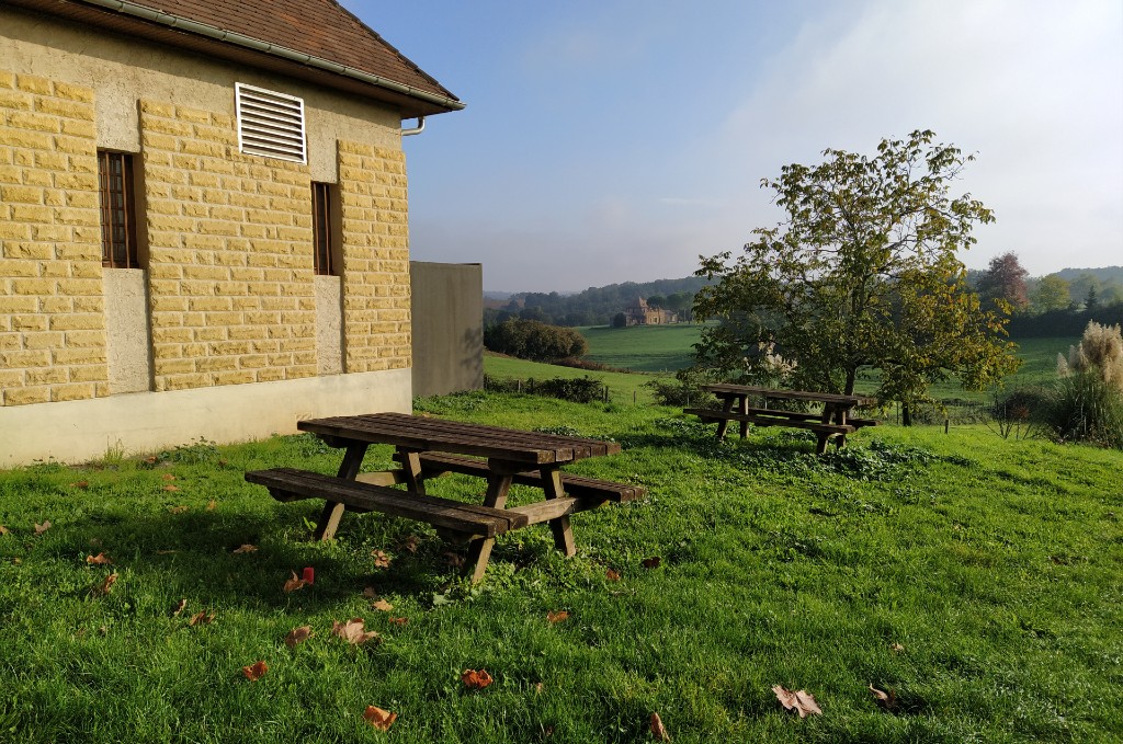 Aires de pique-nique à Beaumont-du-Périgord - photo 2
