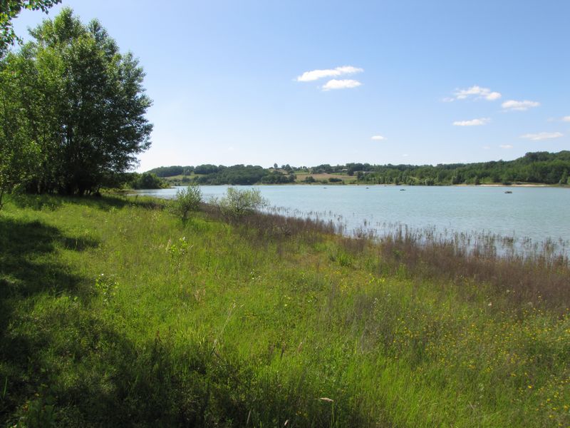 Lac du Brayssou - Pêche et randonnée pédestre., Tourliac - photo 3