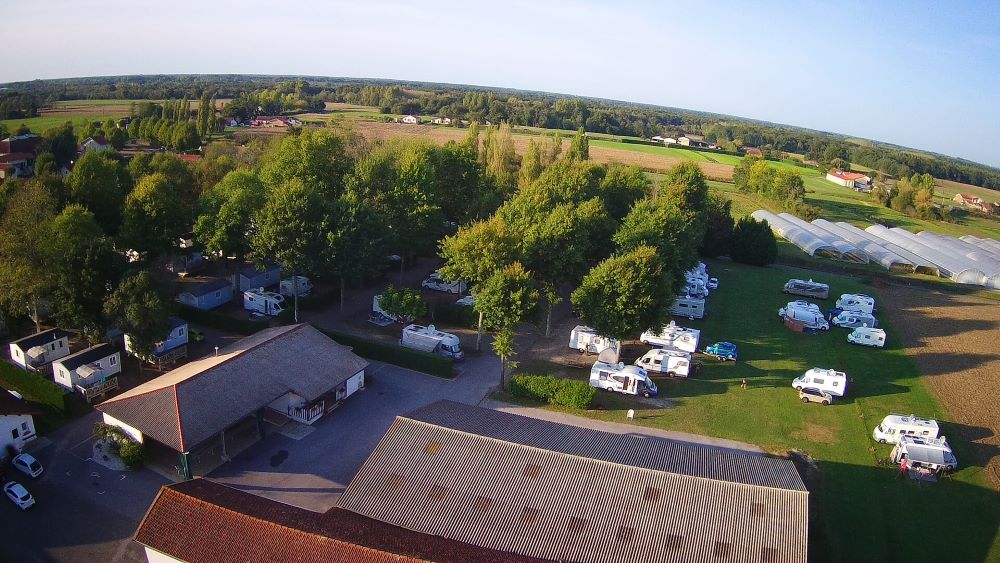 Camping Caravaning Lacrouzade