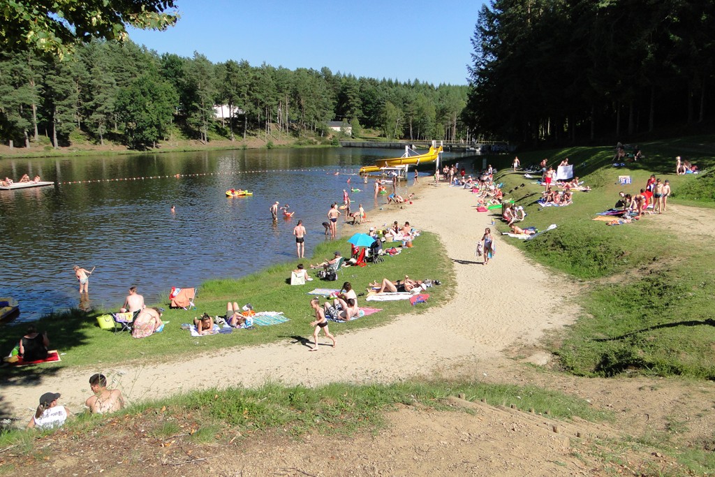 Camping Le domaine du lac de Soursac - photo 2