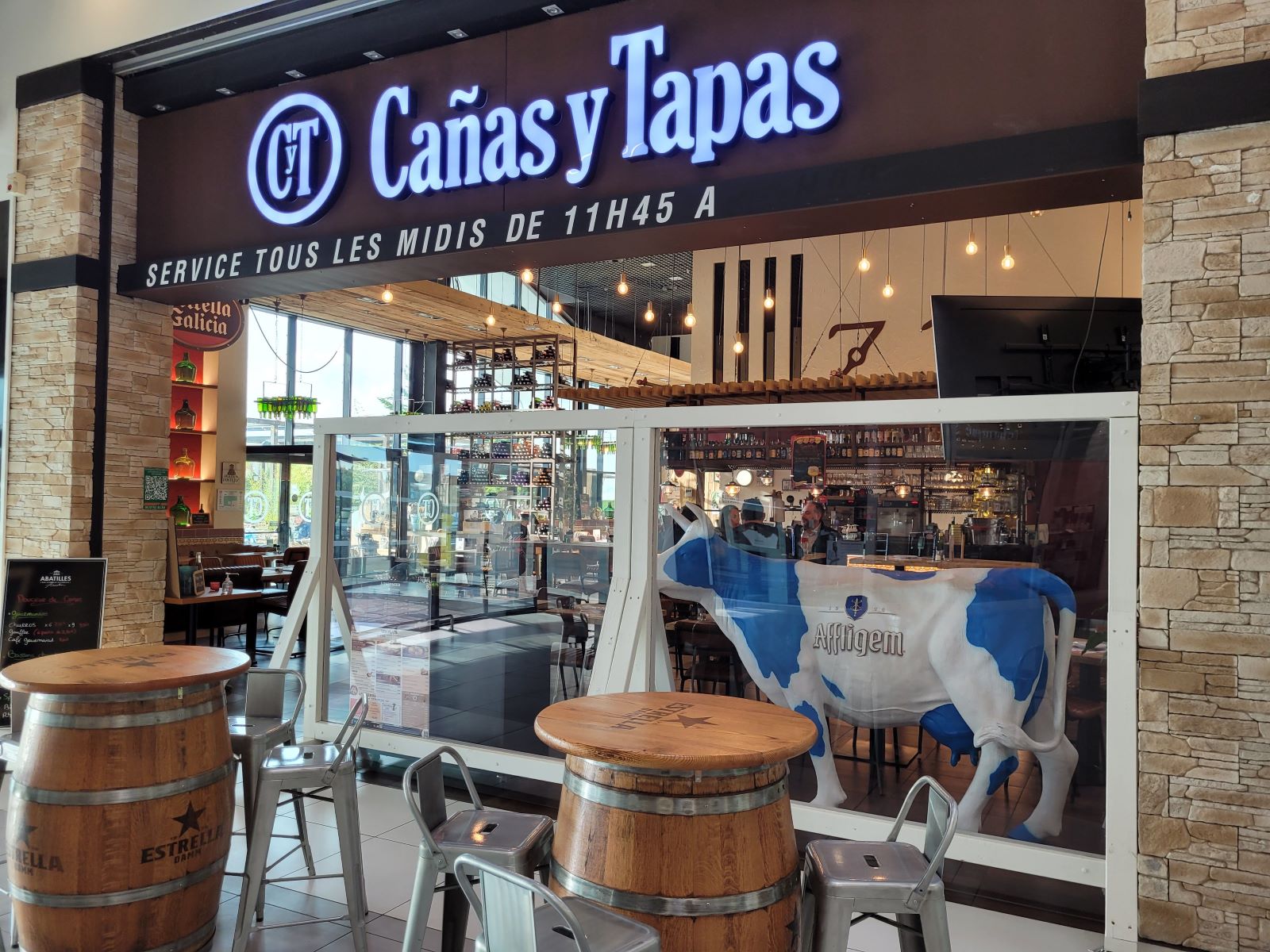 Canas y Tapas