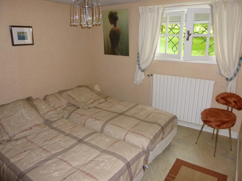 Madame Monique DEZOU