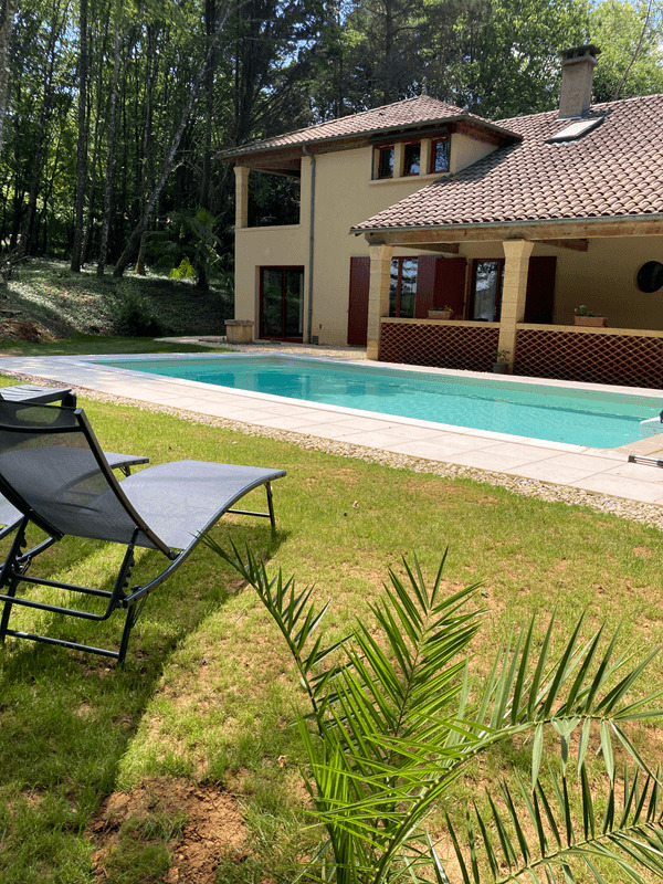 Les Eaux Vives, Les Eyzies