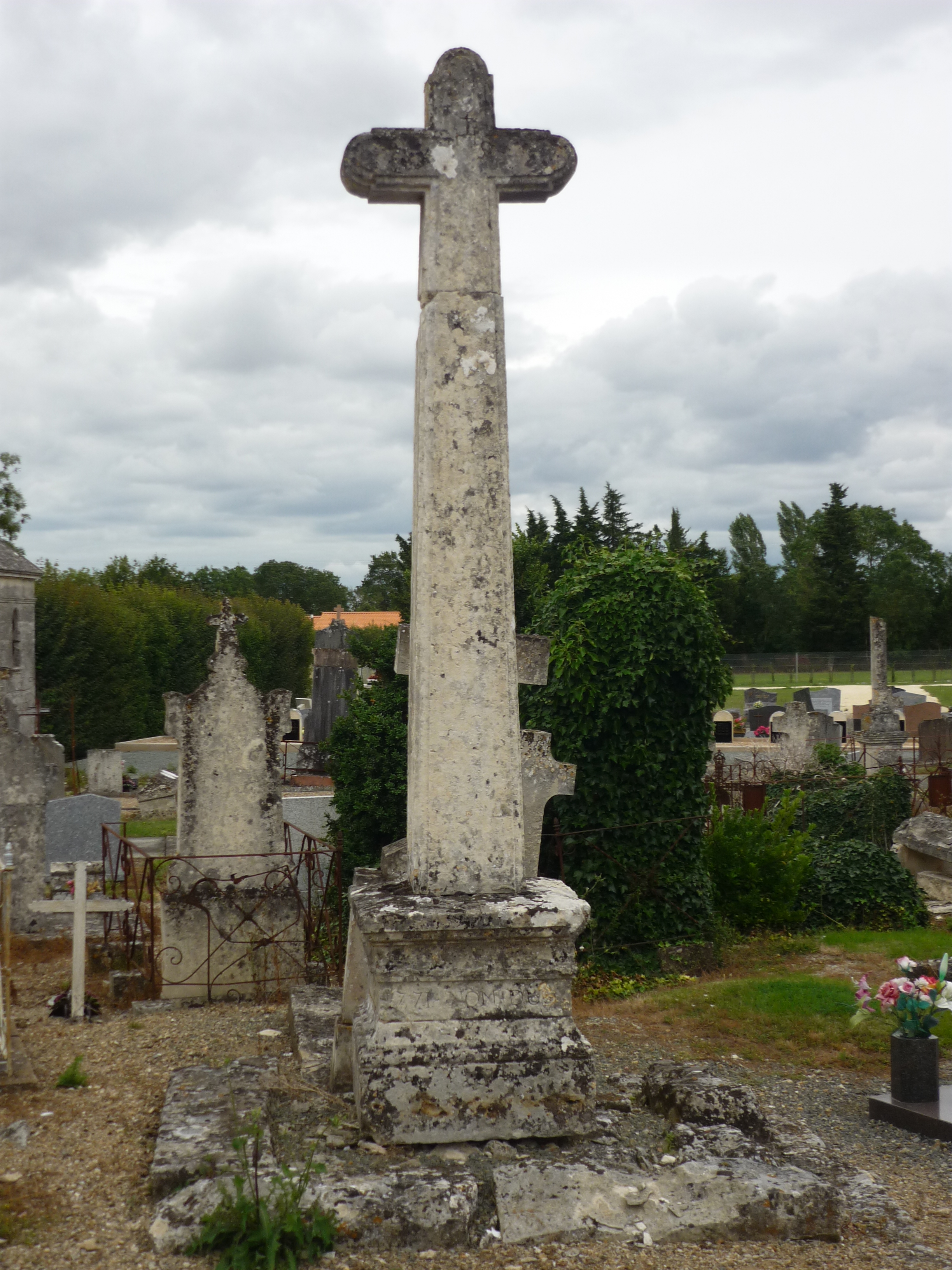Eglise Saint-Caprais à Bessines, Bessines - photo 2