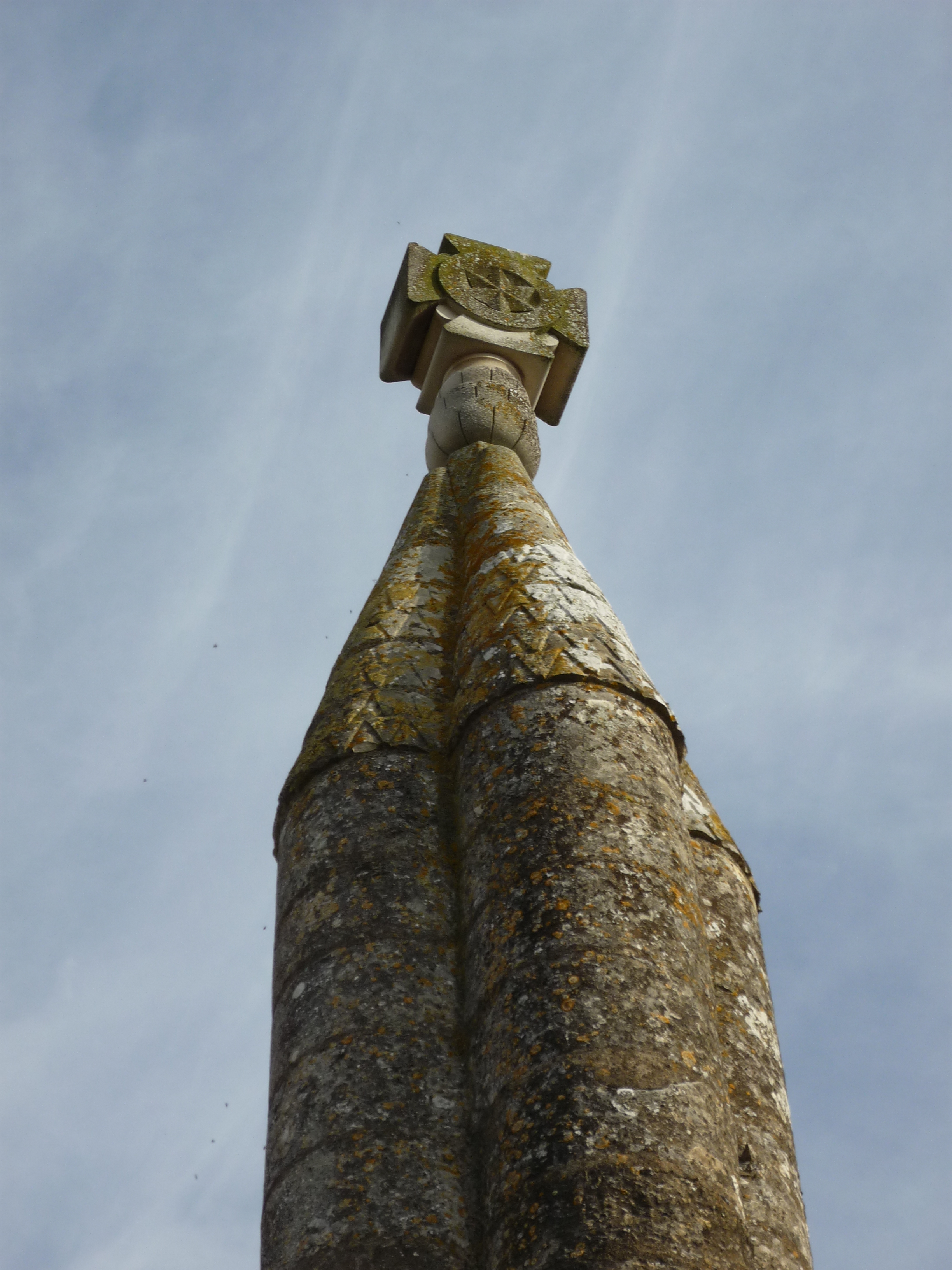 Croix hosannière du cimetière d'Aiffres
