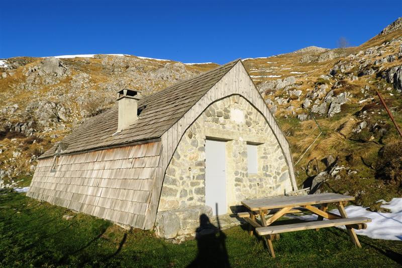 N°38 Cabanes et crêtes du Layens
