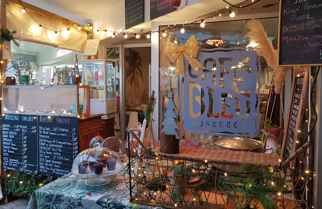 Le Café Bleu