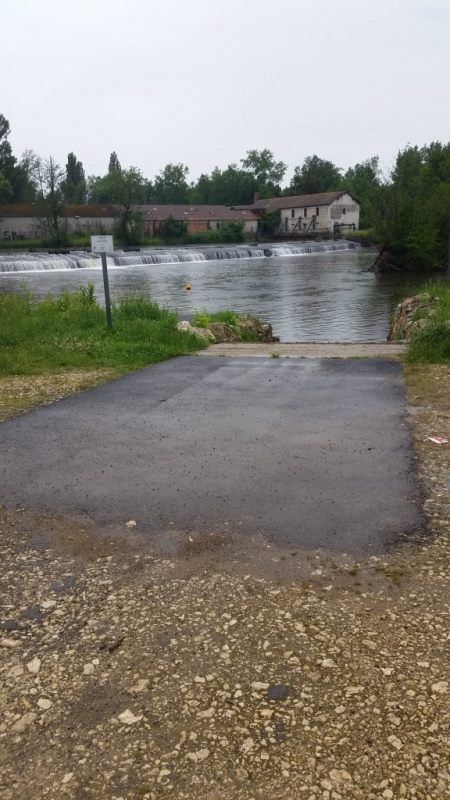 Cale de mise à l'eau Ménestérol
