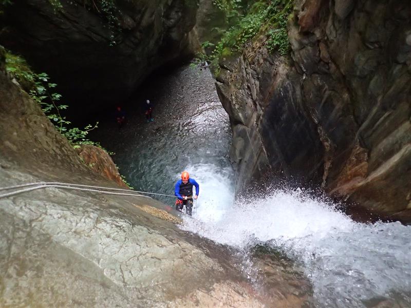 Ur eta Lur Canyoning, spéléologie et randonnée