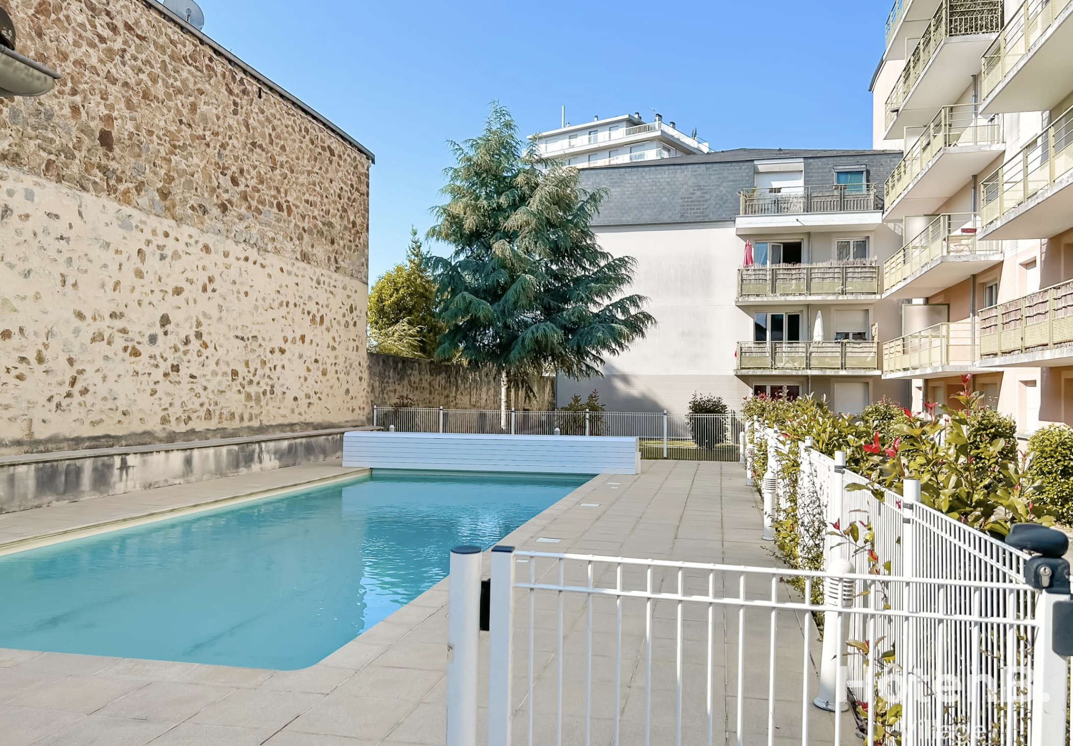 "Balcons de Renoir" - Parking & Pool - Limoges Centre, Limoges - photo 8