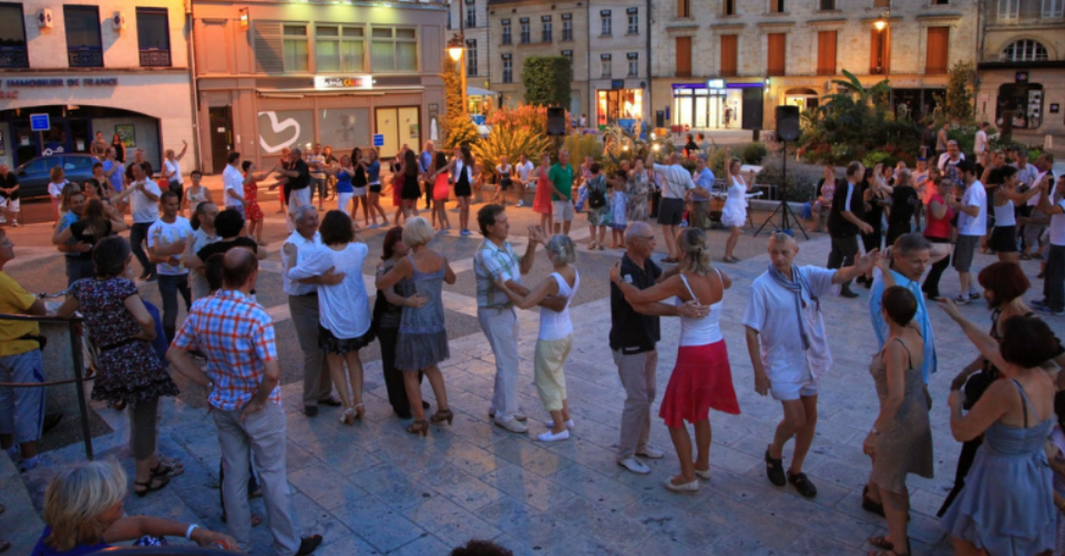 Les Estivales | Les jeudis ça danse! — visuel événement