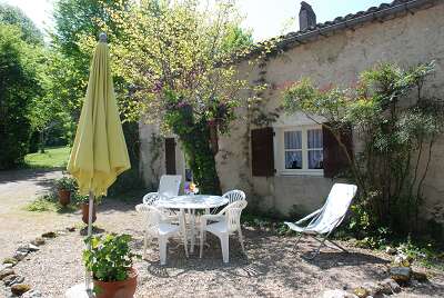 Les Charmes, Saint-Perdoux