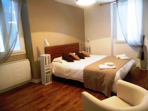 Madame Isabelle MAURY - Gîte les Richards, Saint-Avit-Saint-Nazaire - photo 3