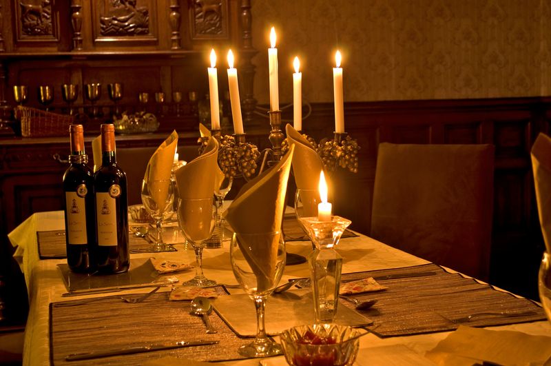 La Grande Maison, Pas-de-Jeu