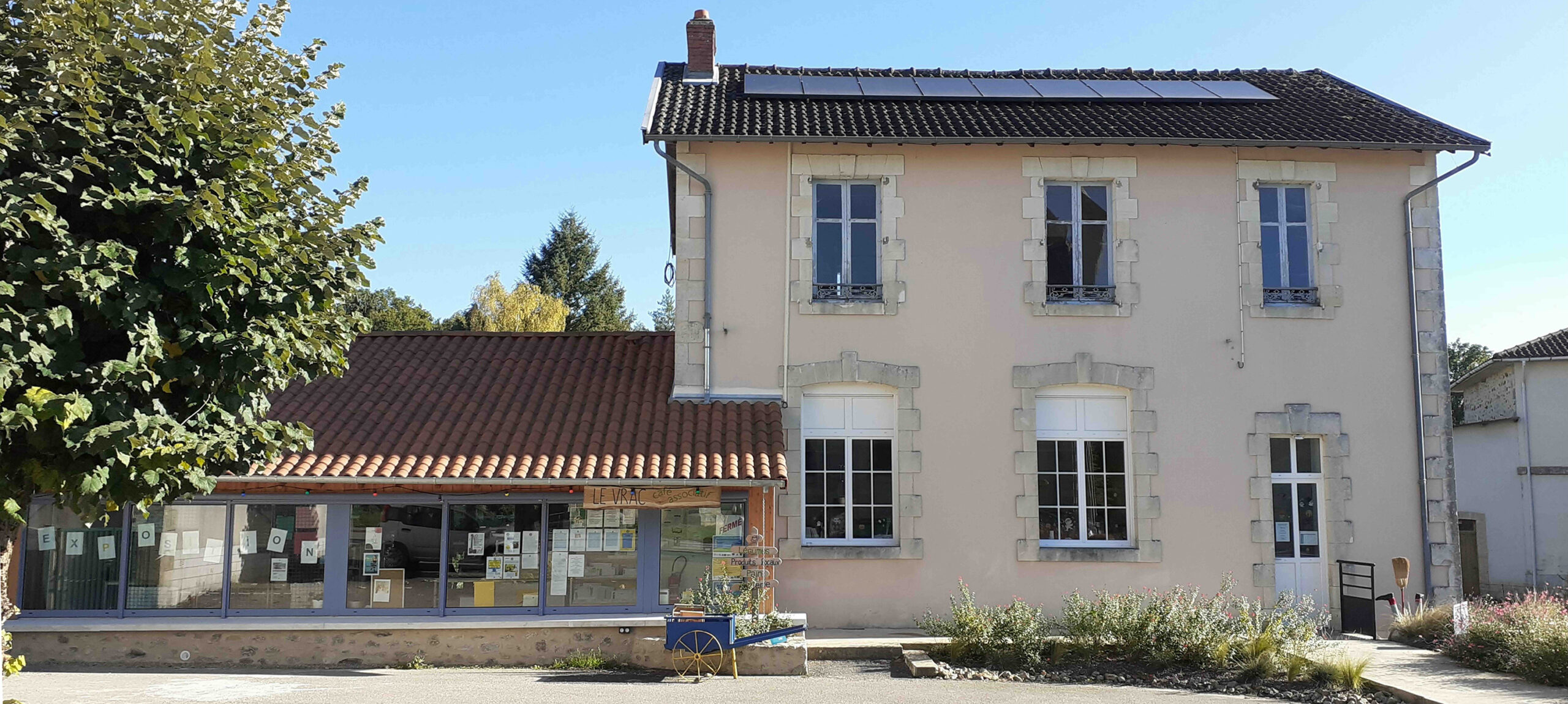 Mois de l'architecture Monts et Barrages - : Exposition « REGARDS – Projets ruraux innovants » & visites guidées de l’église, de l’exposition et du VRAC