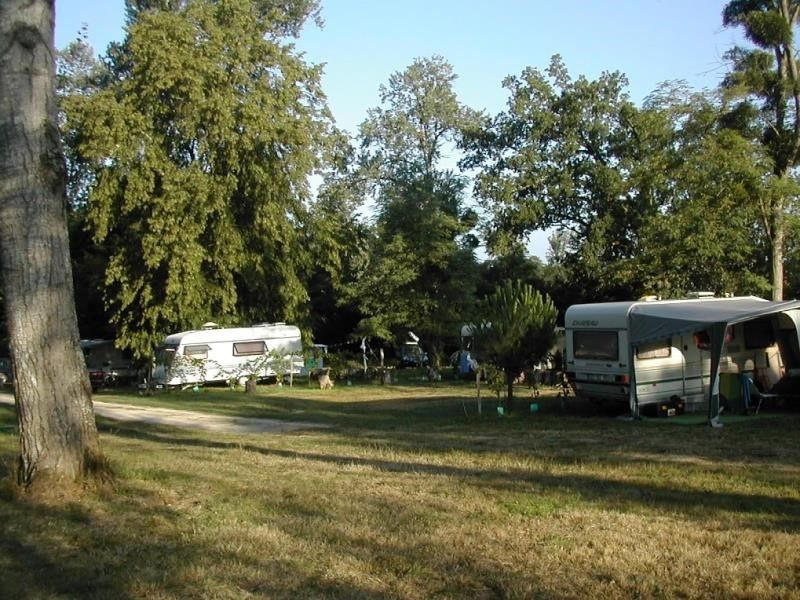 Camping naturiste Château Guiton, Frontenac - photo 2