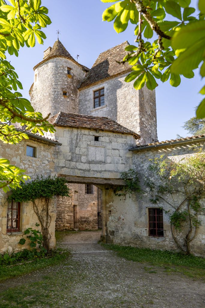 Château et Tour Michel de Montaigne, Saint-Michel-de-Montaigne