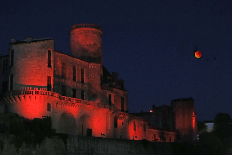 Halloween party dans le village de Duras