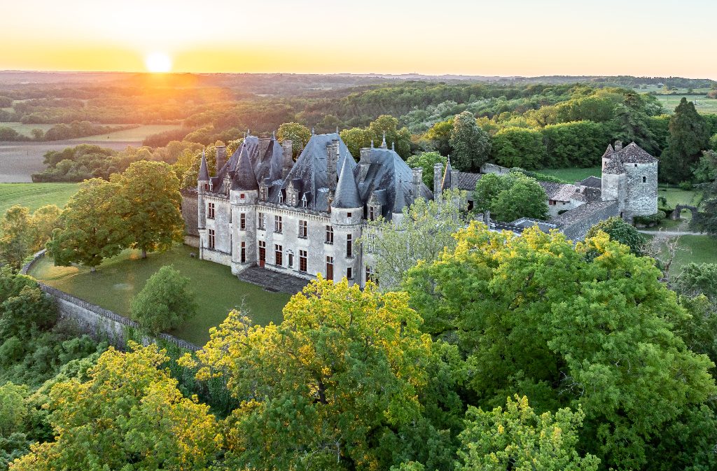 Château et Tour Michel de Montaigne