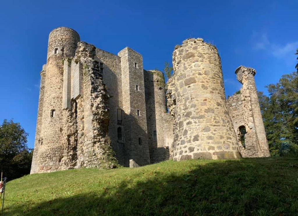 Château de Montaigut-Le-Blanc