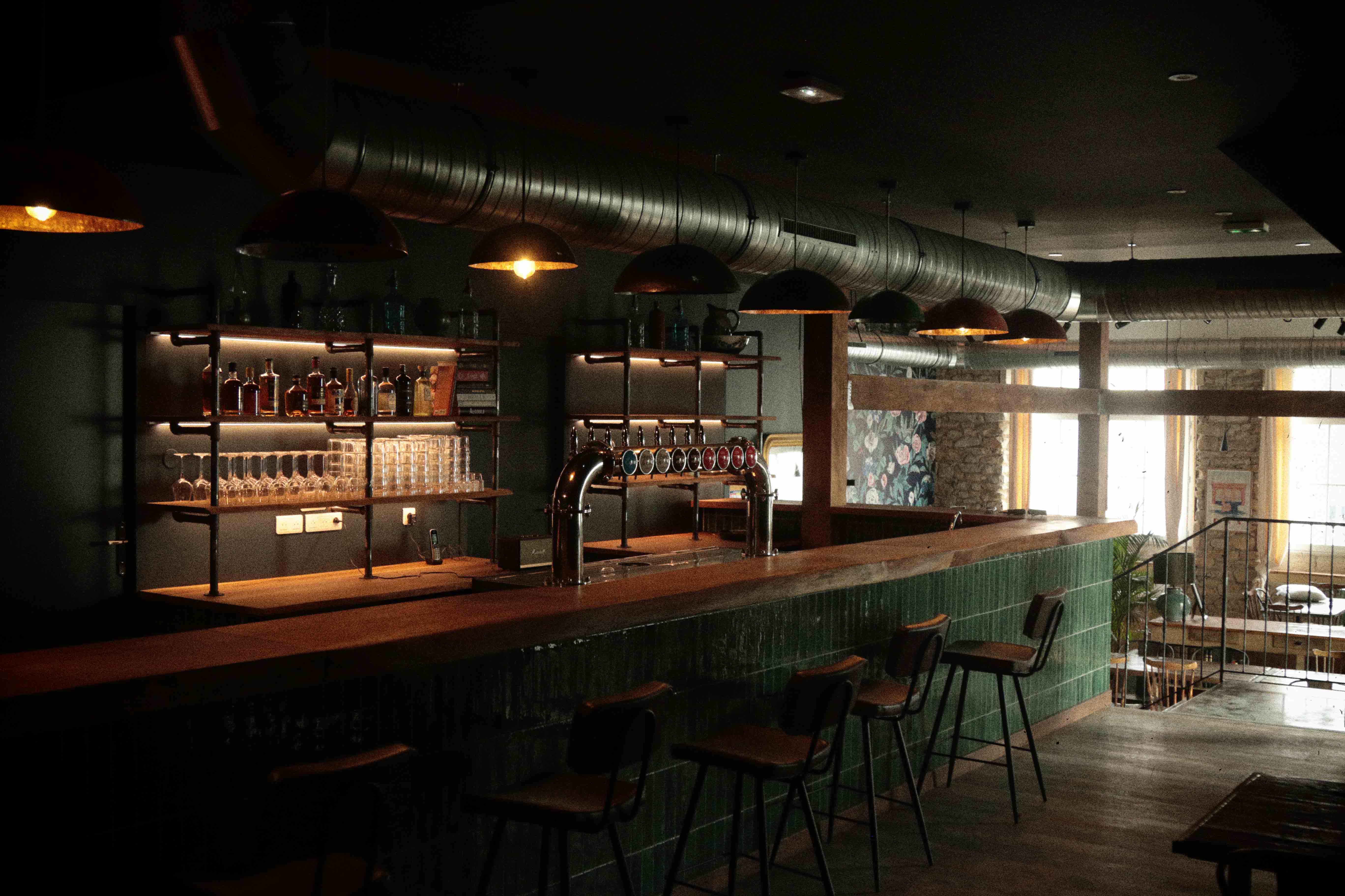 Chez nous, French Pub & Savoir-vivre