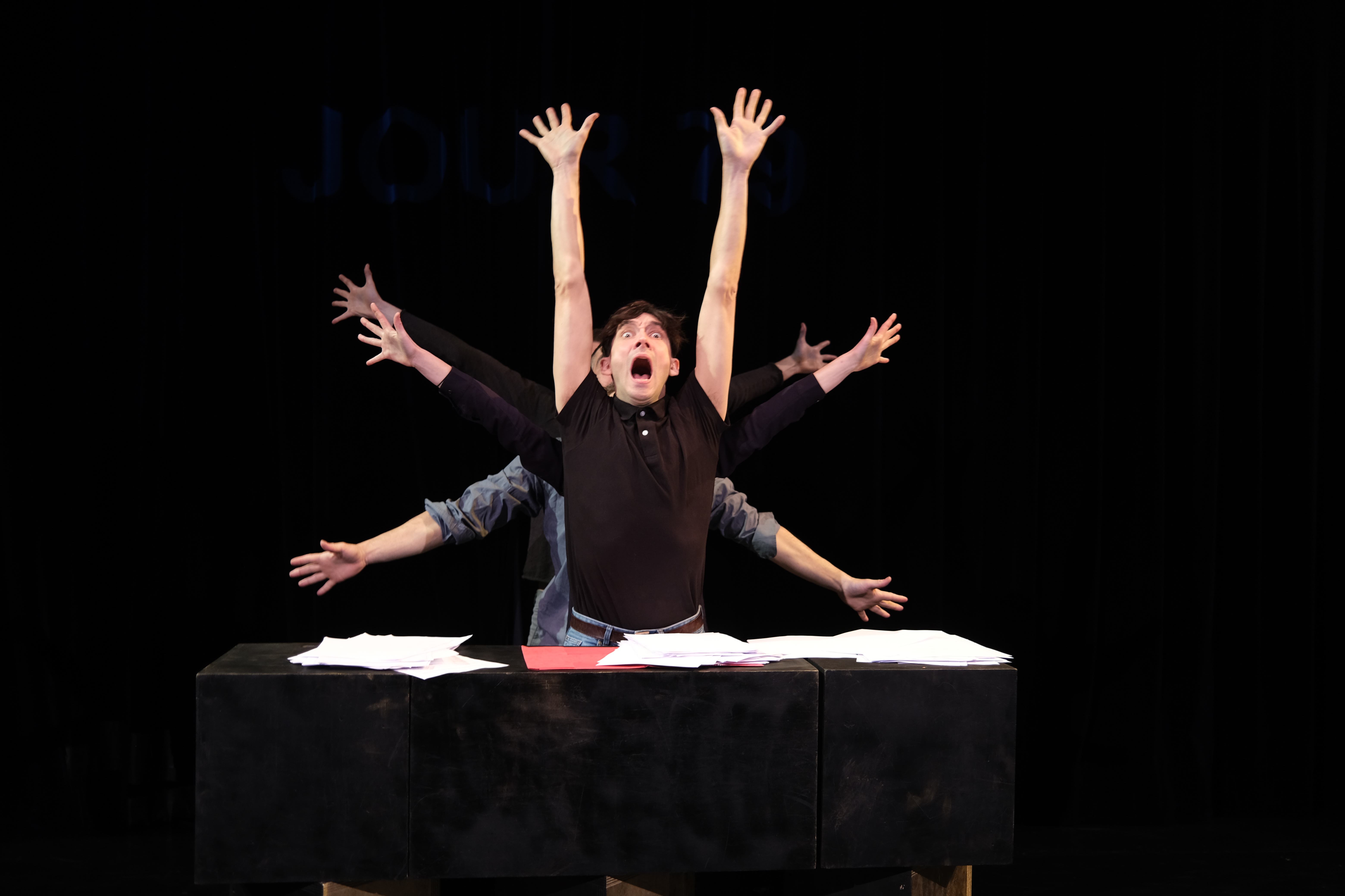 Théâtre : YODEL, chronique d'un putsch involontaire