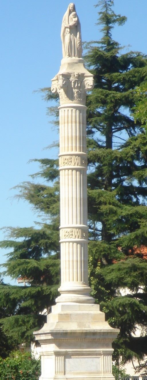 Colonne à la Vierge de Saint-Yzans-de-Médoc