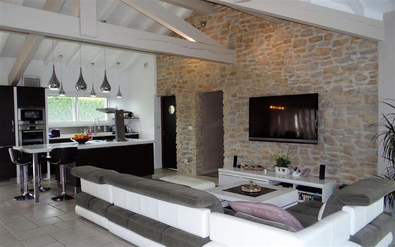 Location 143 Busquet