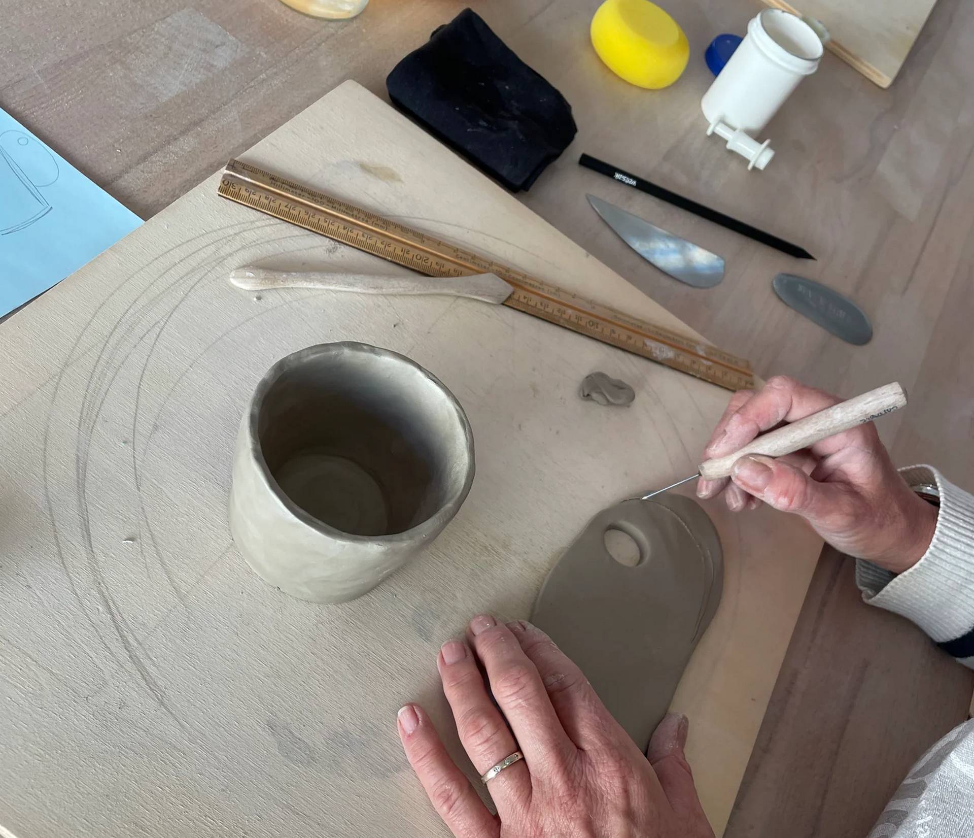 Atelier : Initiation au modelage — visuel événement
